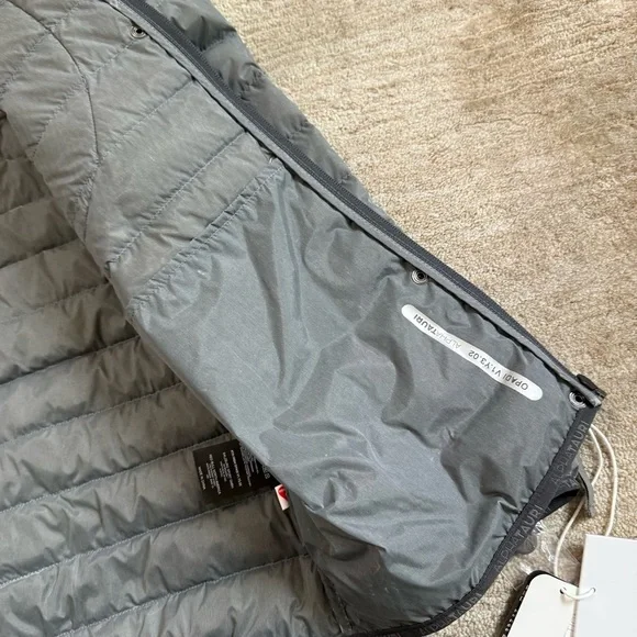 NWT Alphatauri Primaloft Gray Puffer Jacket Women’s Size: Large - Picture 12 of 13